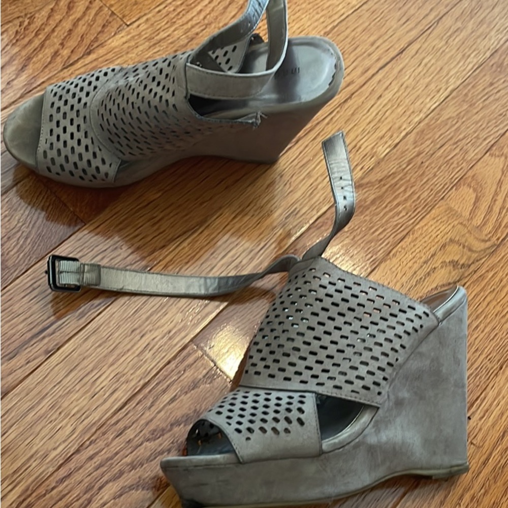 Womens wedges size 8